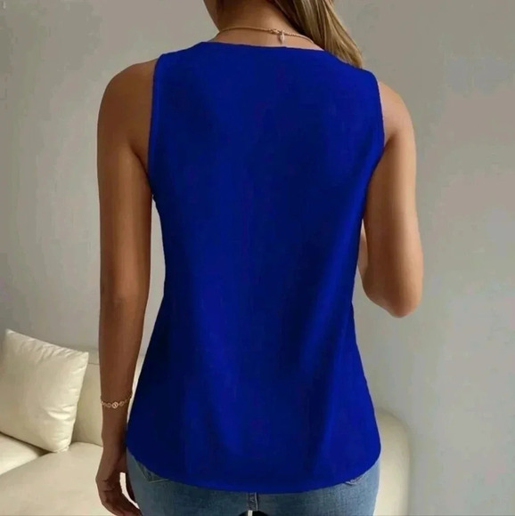 Guipure Lace TrimTank Top - Picture 2 of 5